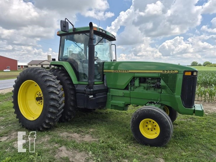 1995-john-deere-8200-image-4