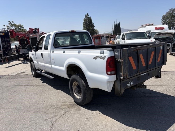 2004-ford-f350-image-4