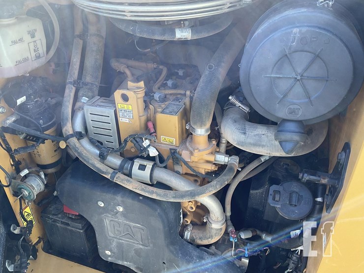 2020-caterpillar-289d3-image-19