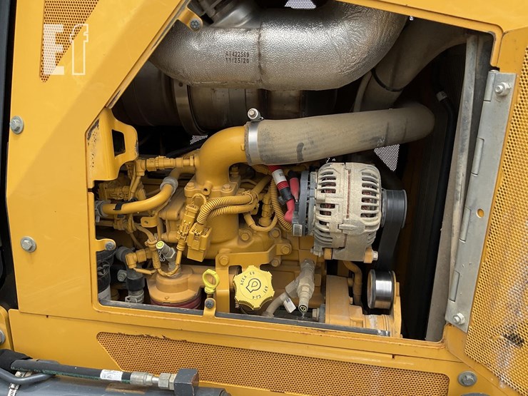 2021-deere-650k-lgp-image-18