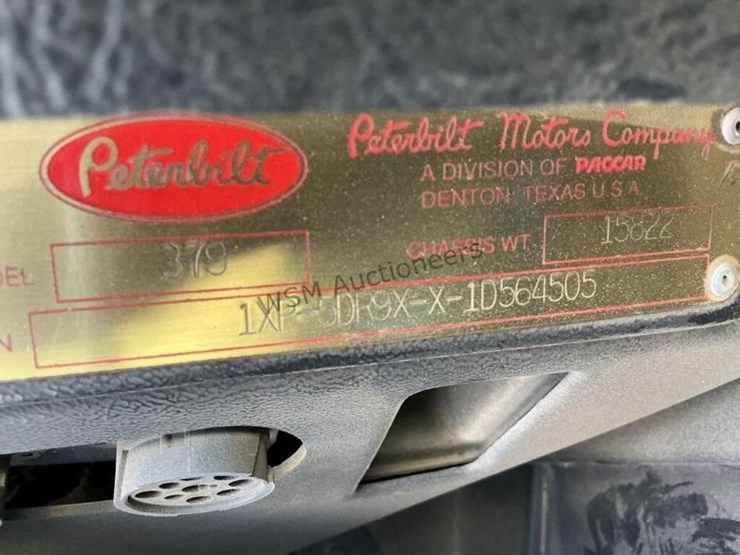 2001-peterbilt-379-image-15