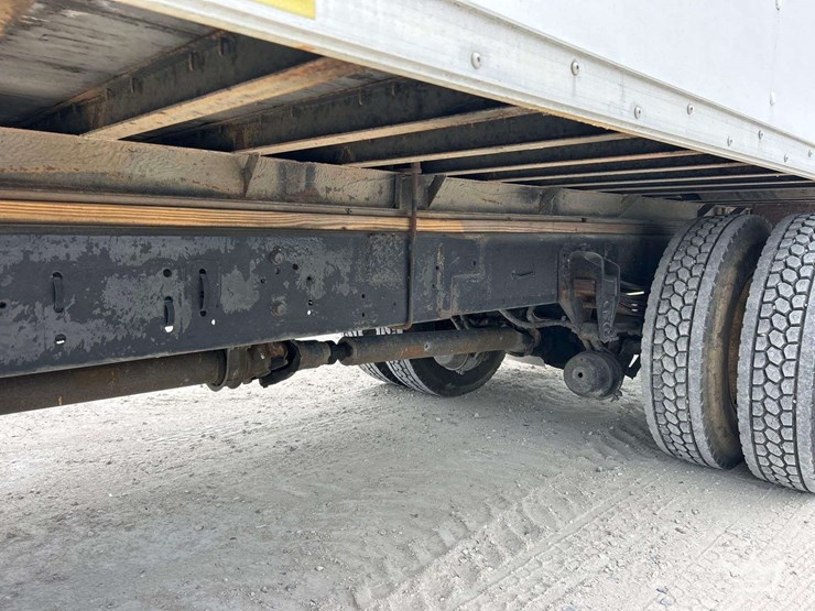 2002-kenworth-t300-image-21