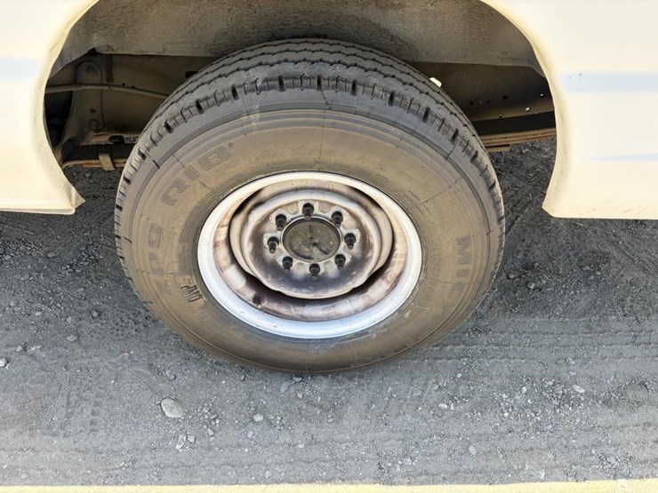 2002-ford-e350-image-5