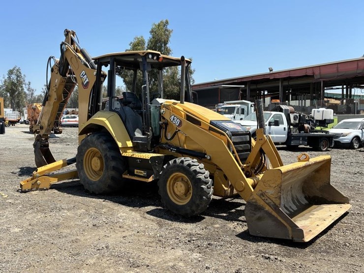 2022-caterpillar-430-image-2