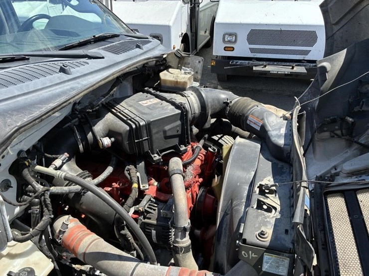 2015-ford-f650-image-11
