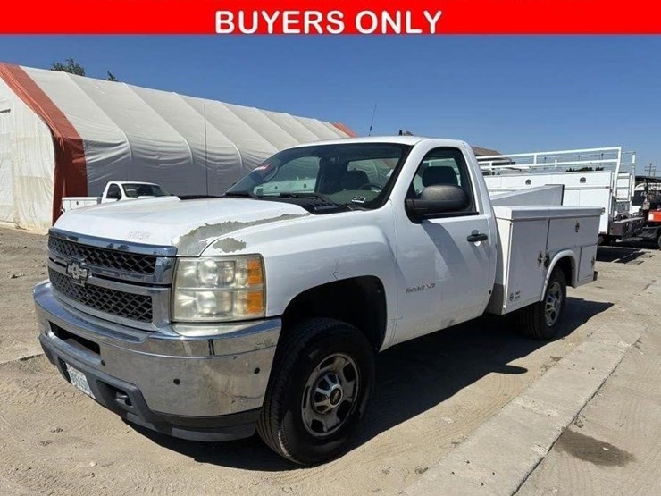 2011-chevrolet-silverado-2500-image-1