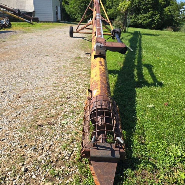 10x60 Straight Auger, 540pto, crank winch in working order
