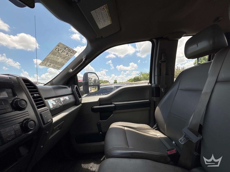 2017-ford-f550-image-38