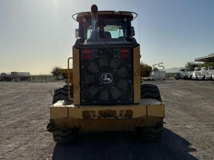 2017-deere-624k-image-6