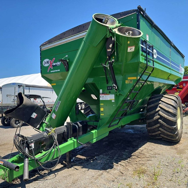 2016 J&M 1112 SD Series Grain Cart, Alliance 1050/50R32 Floater Tires, Big 1000pto, Hyd. Adjust Spout, X-Tend Reach, Scales, Roll Tarp, s/n- 2110789
