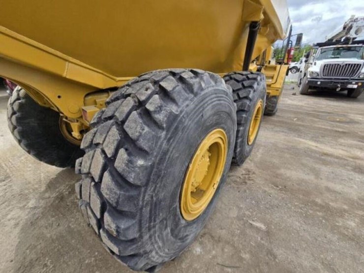 1996-caterpillar-d250e-image-15