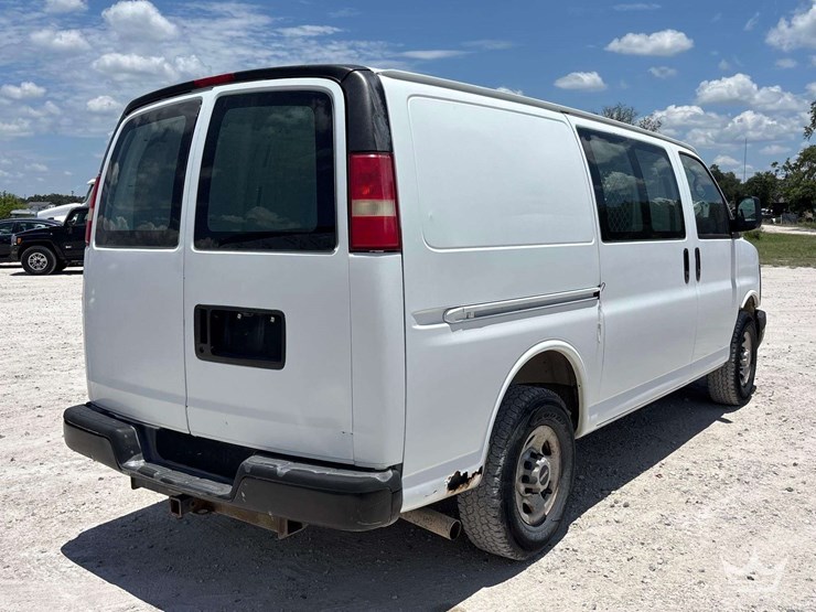 2005-gmc-2500-image-3