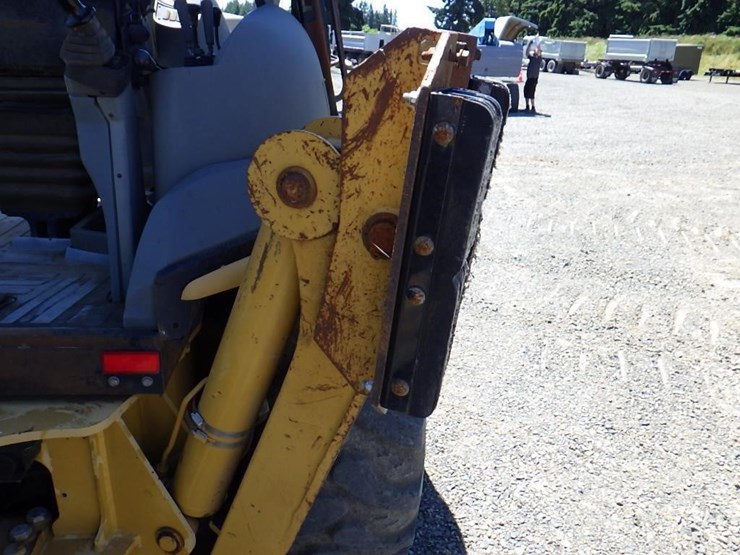 caterpillar-430d-image-18