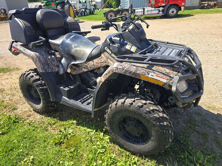 2011-can-am-500-v-twin-four-wheeler,-4wd,-5,149-miles,-brp-seat-add-on-and-storage,-needs-new-left-rear-boot,-other-then-that-good-four-wheeler-image-3