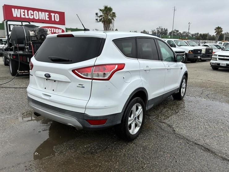 2015-ford-escape-image-3