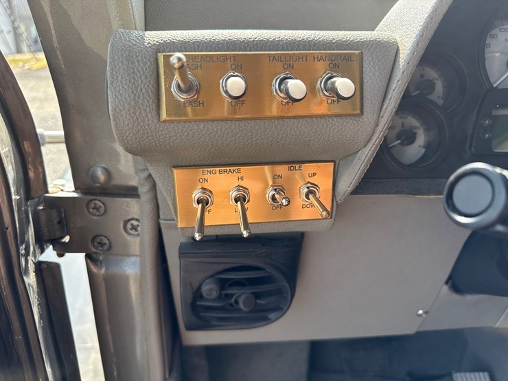 #50079-•-1939-diamond-t-s/a-truck-tractor-4061786-inv#-50079-image-93