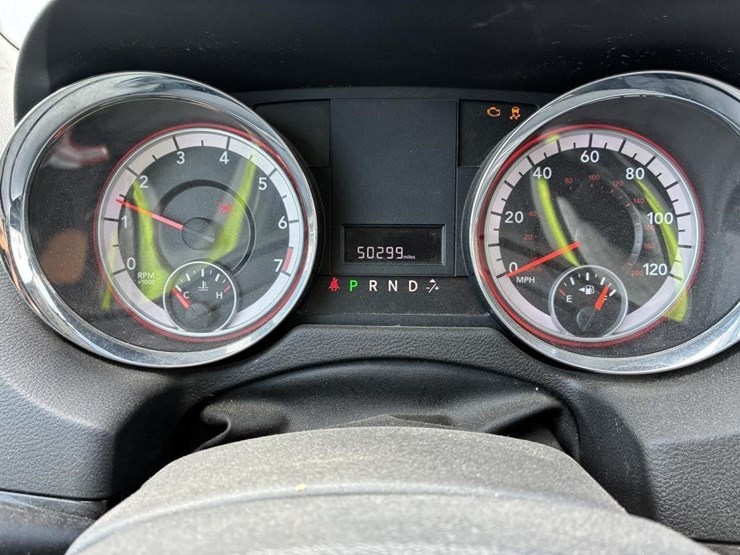 2012-dodge-caravan-image-17
