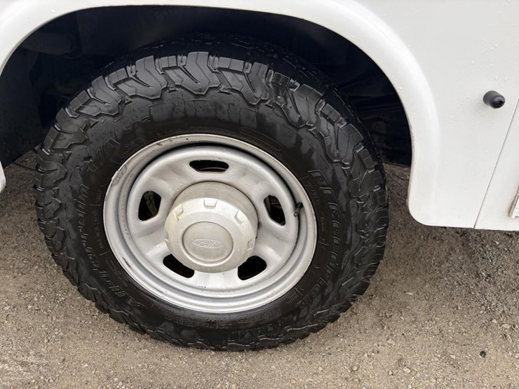 2017-ford-f350-xl-image-5