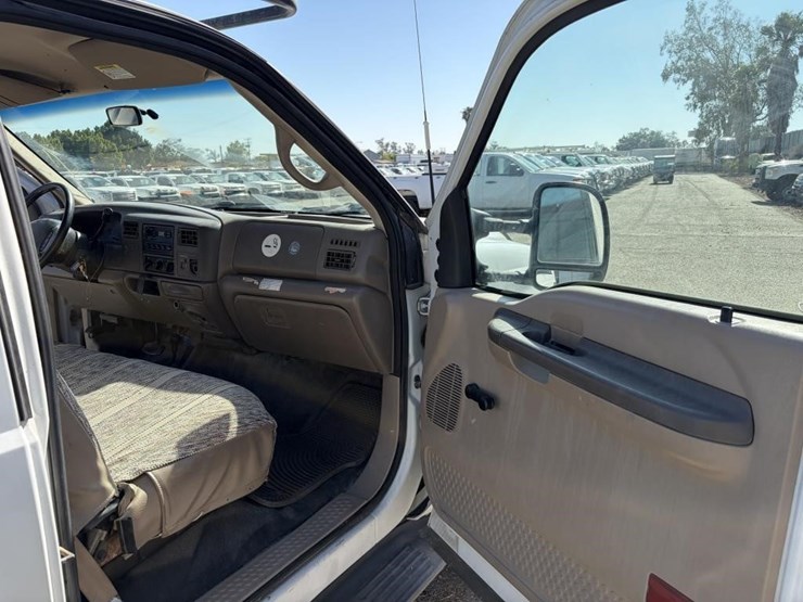 2000-ford-f350-image-13