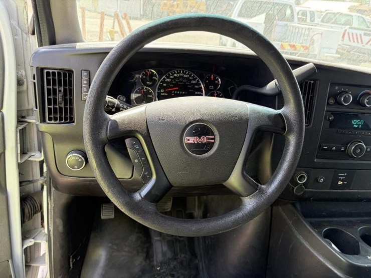 2011-gmc-3500-image-14