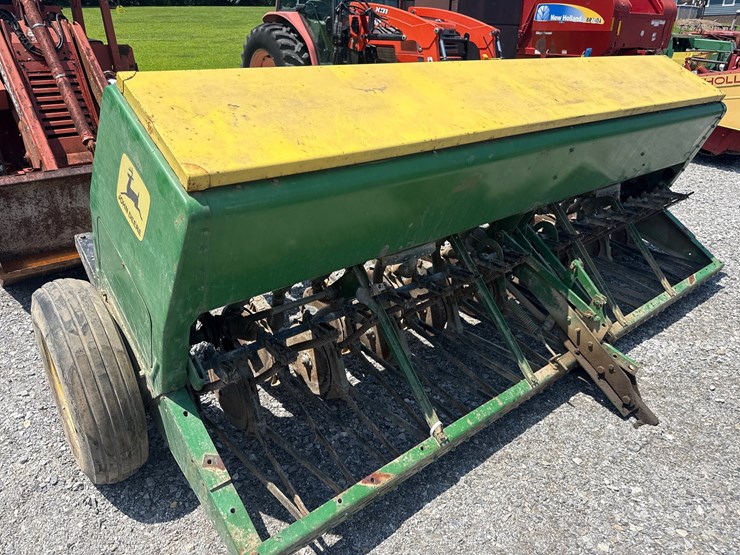 john-deere-8200-image-1