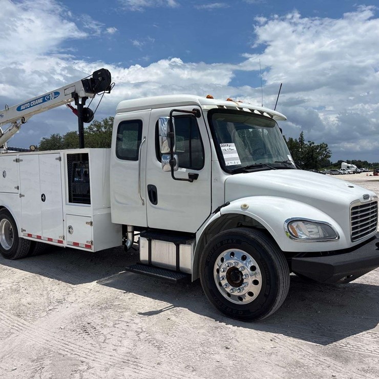 2017 FREIGHTLINER M2 106