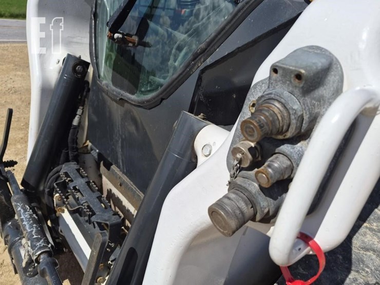 2020-bobcat-t76-image-9