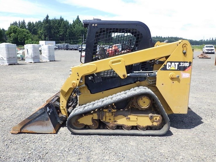 2017-caterpillar-239d-image-8