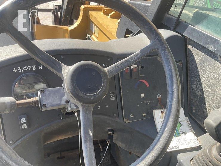 2014-caterpillar-tl943c-image-14