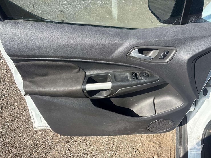 2016-ford-transit-connect-image-11