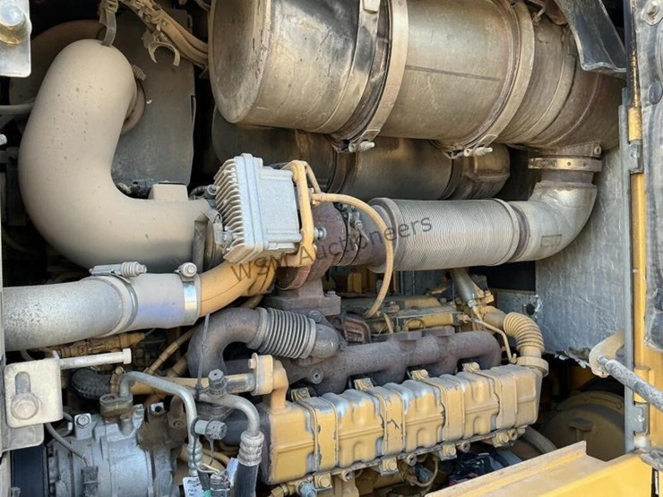 2017-deere-624k-image-16
