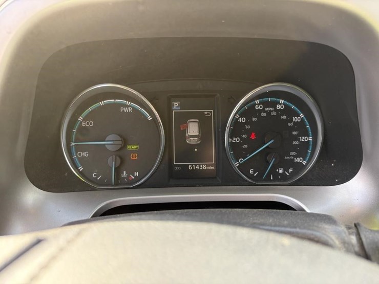 2016-toyota-rav4-image-16