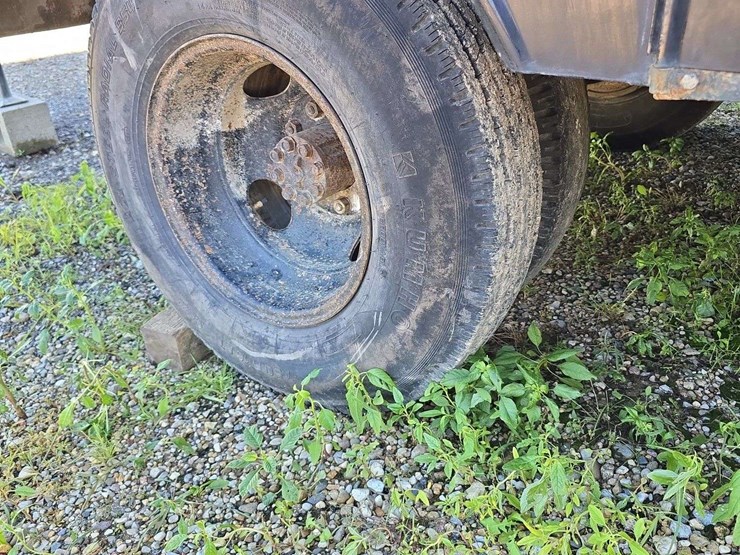 pull-type-truck-service-bed,-knapheide-bed,-bumper-and-rear-hitch,-dually-axle-image-7