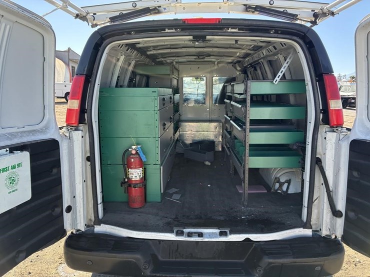 2014-utility-van-image-12
