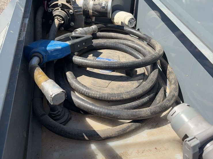 2023-thunder-creek-fuel-trailer,-990-gallon-of-fuel,-55-gallon-def-tank,-electric-pump-1-1/2''-hose,-tandem-axle,-spare-tires,-bumper-hitch-image-16