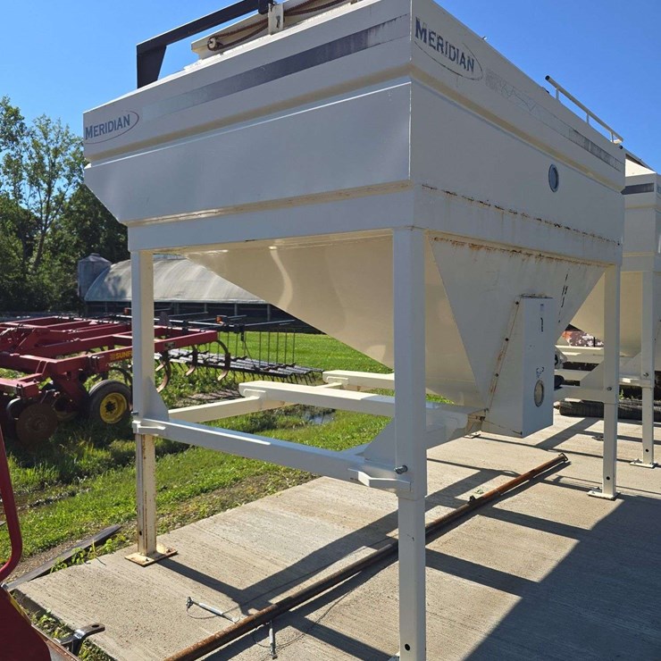 Meridian Seed Hopper, Holds 300 units of beans, with forklift pockets, One Compartment