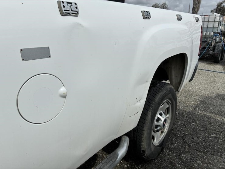 2012-gmc-sierra-2500-image-5
