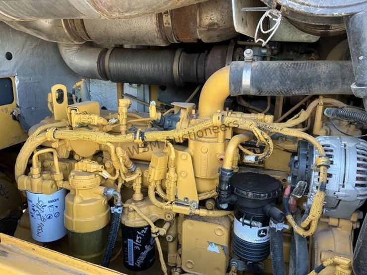 2017-deere-624k-image-14