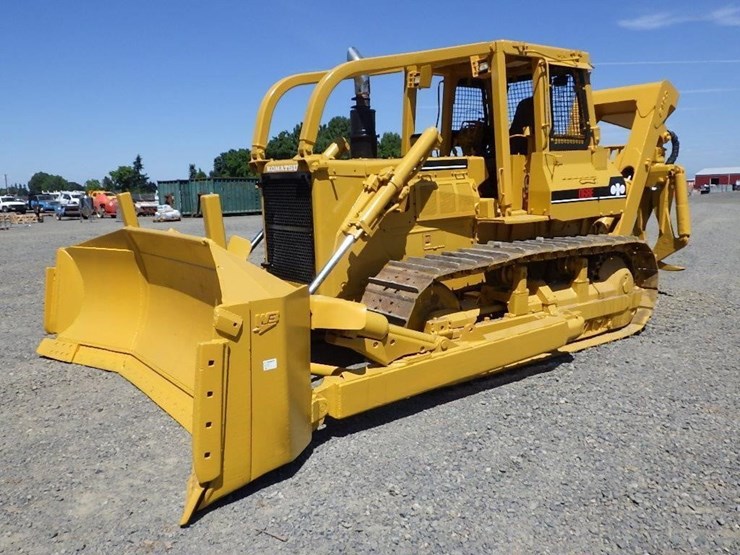 1990-komatsu-d68e-1-image-1