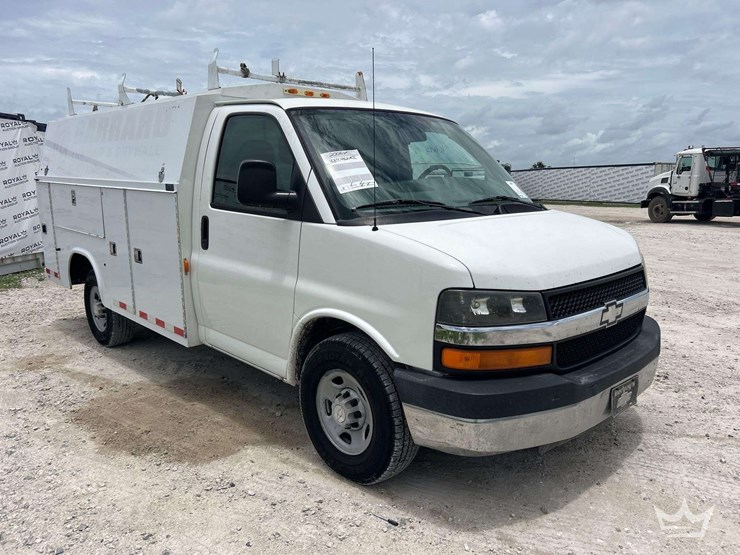 2006-chevrolet-express-knapheide-kuv-enclosed-service-van-image-2