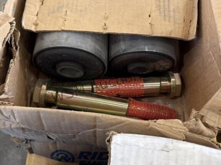 versa-spreader-trailer-suspension-and-bushing-image-11