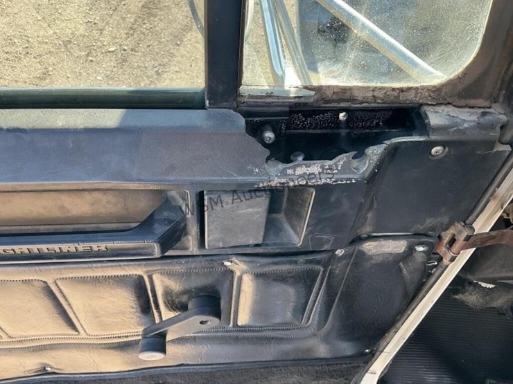 2000-freightliner-fld120-image-22