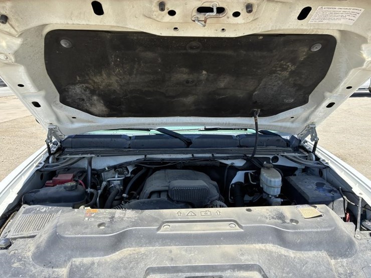 2011-chevrolet-silverado-2500-image-12