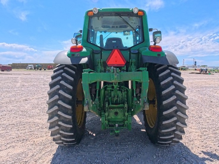 2011-john-deere-7530-premium-image-4