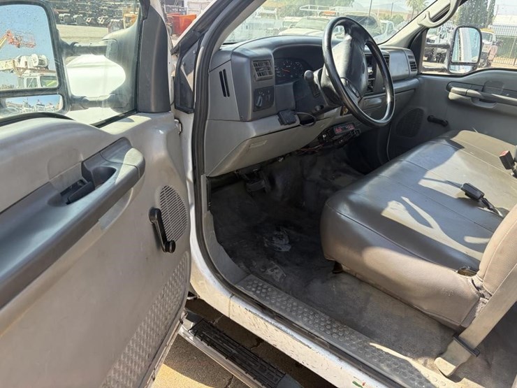 2002-ford-f350-image-13