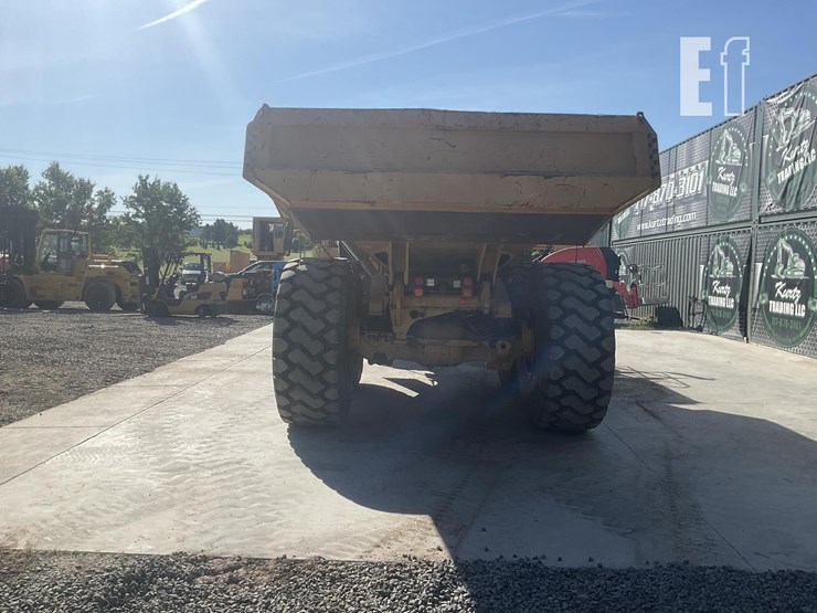 2019-caterpillar-745-image-3