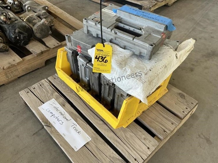 pallet-of-international-truck-computers-image-2