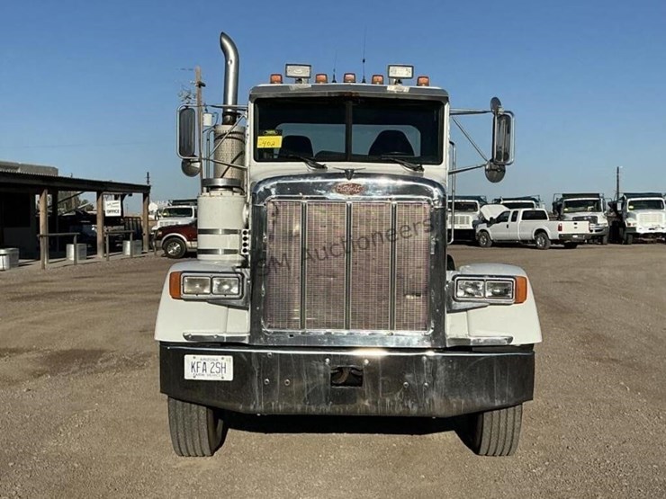 1995-peterbilt-379-image-2