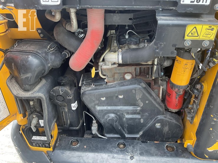 2021-jcb-3ts-8t-image-19