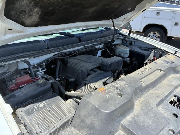 2011-chevrolet-silverado-2500-image-8